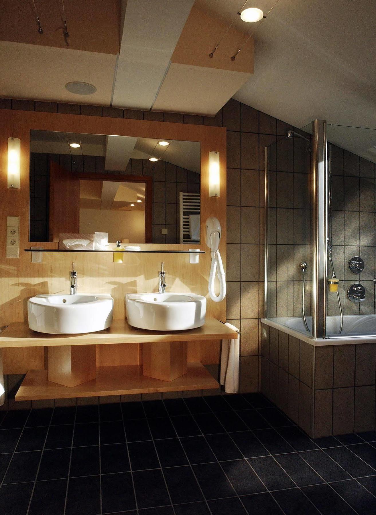 Hotel Krone - Eat, Drink, Stay Brixen Buitenkant foto